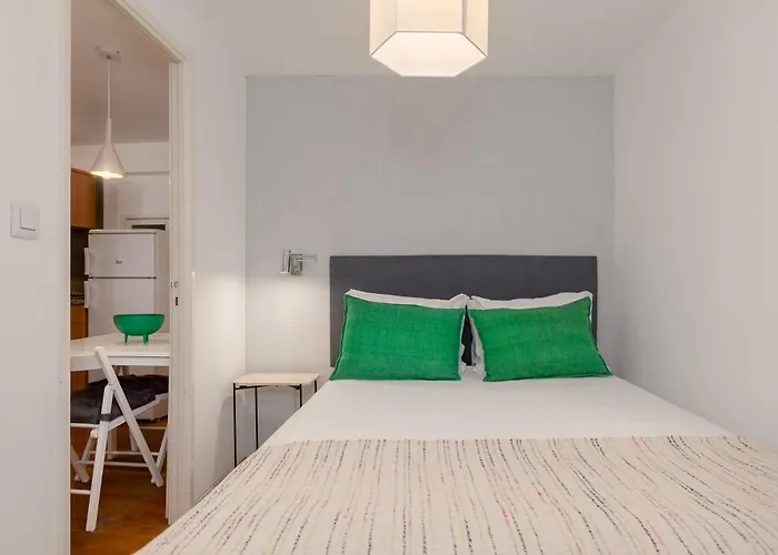 Contemporary In Chiado 2 Апартаменты Лиссабон